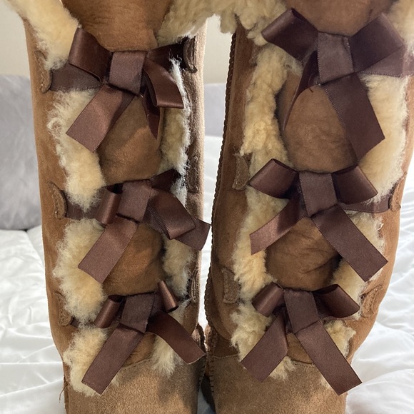 UGG® Bailey Bow II Suede Tall Water-Resistant Cold Weather Boots size 7 - Picture 5 of 17
